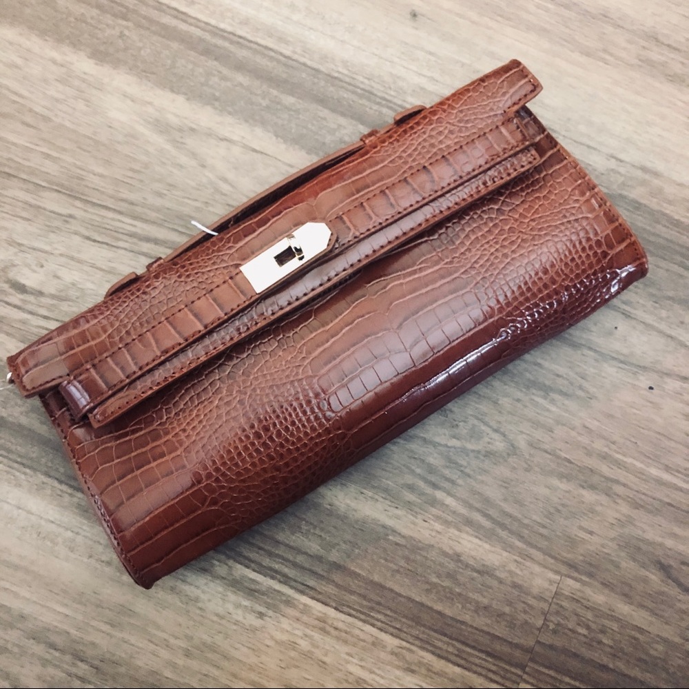Crocodile crossbody clutch bag - Picture 2 of 7